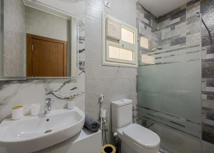 Quiet Stylish Near New Marina With Pool View *