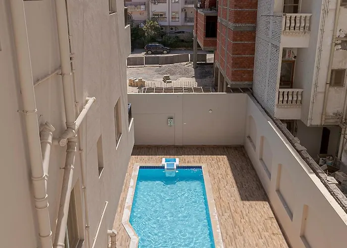 Quiet Stylish Near New Marina With Pool View Apartamento