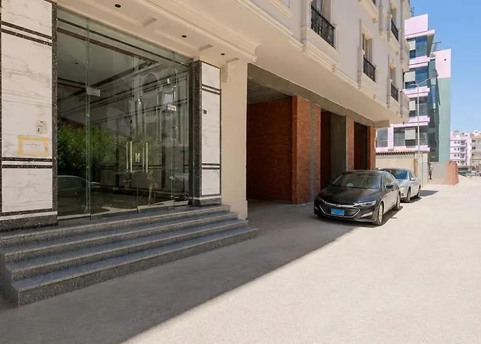 Quiet Stylish Near New Marina With Pool View Apartamento *