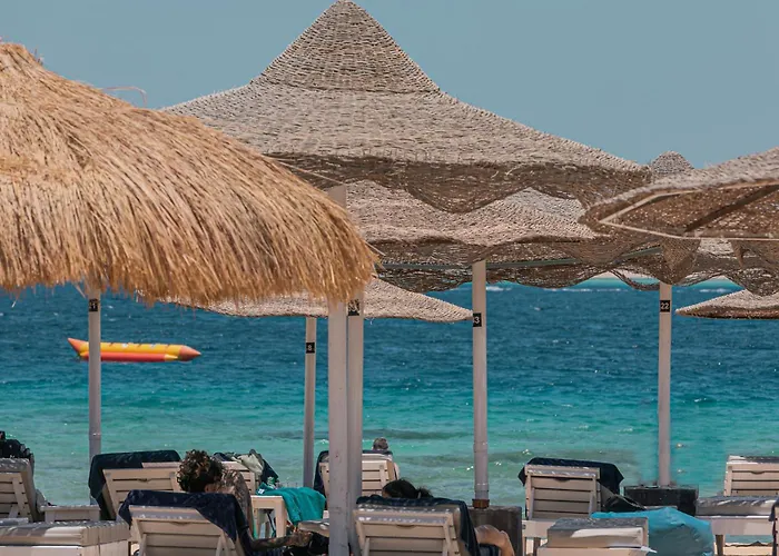 Quiet Stylish Near New Marina With Pool View * Hurghada